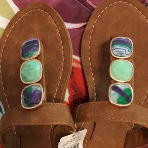 Flip-flops NWT green purple stones on brown 8 -- slide, sandal.